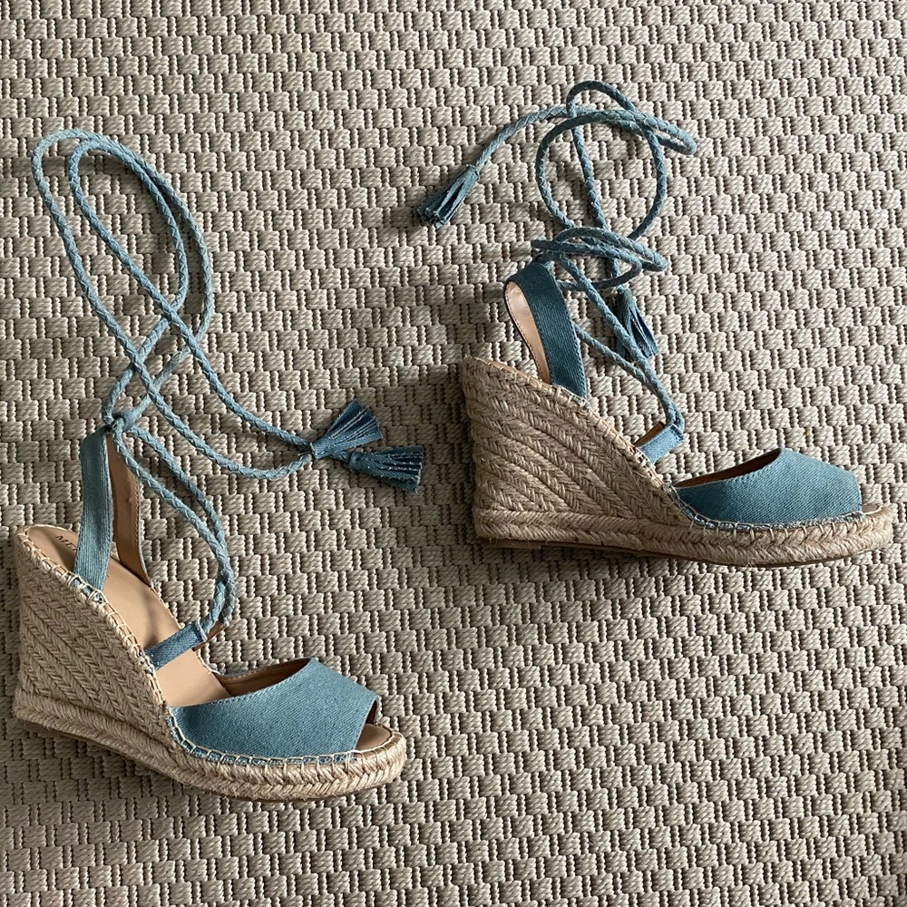 Merona denim blue wrap wedge sandals size 8.5